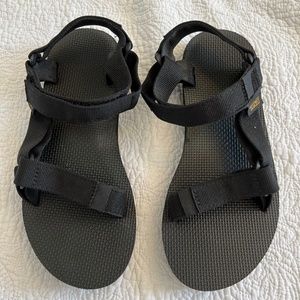 Teva W's Universal Sandal - Size 6 - NWOT